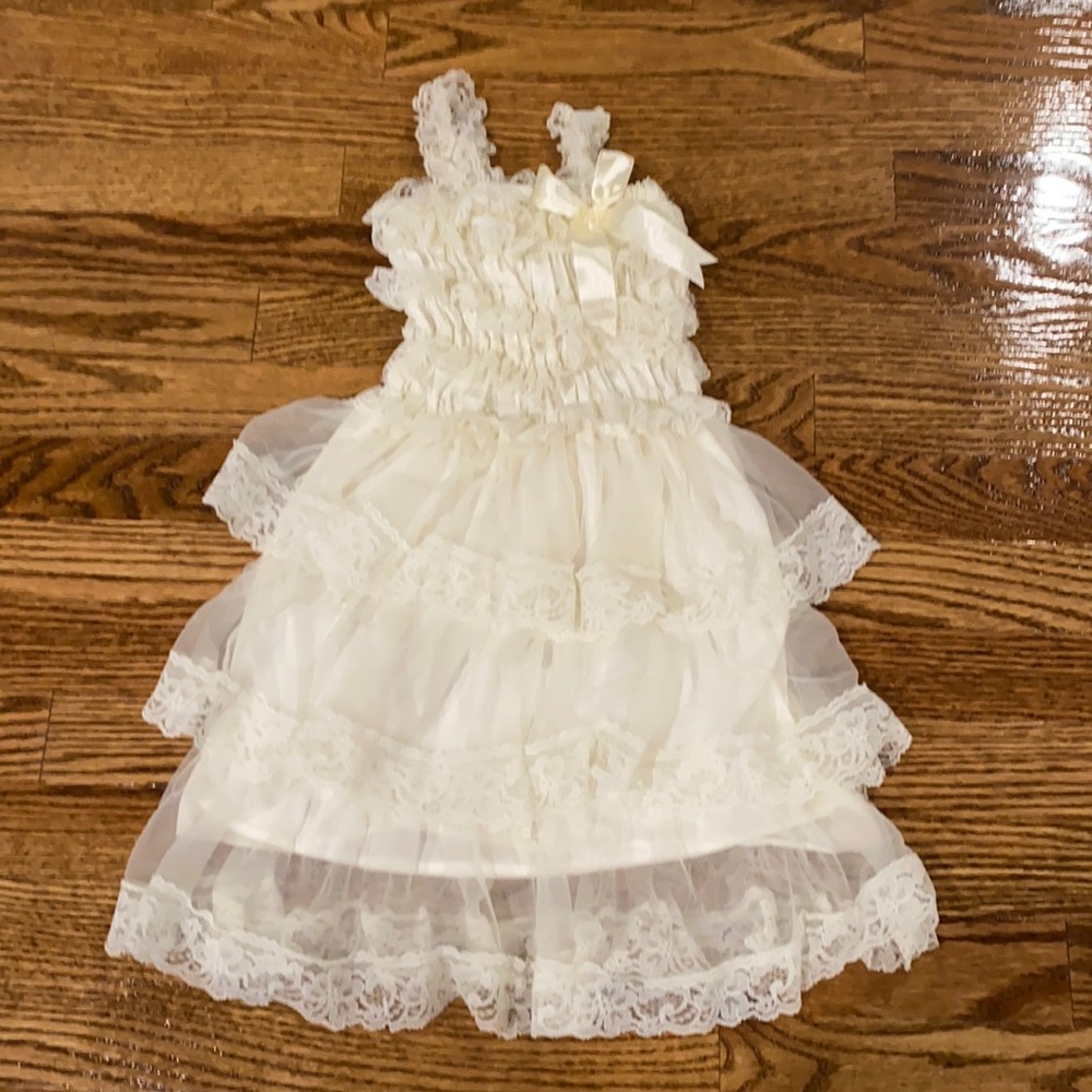 Toddler girls size 4T ivory lace dress.